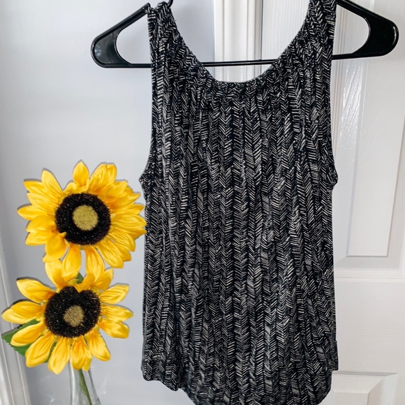 Tank - Picture 3 of 3